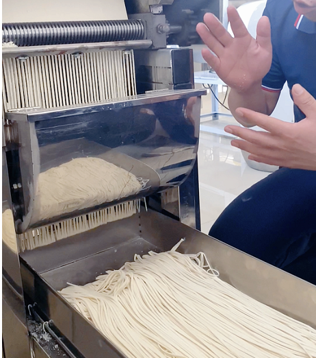 山東老鐵用面條機創業