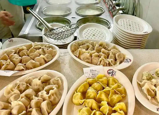 開餃子館效率翻倍，全靠這臺智能餃子機